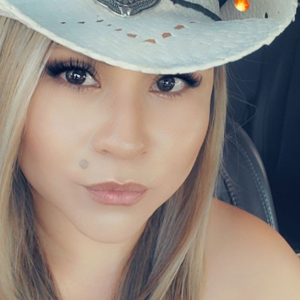 Meet your Posher, Nena